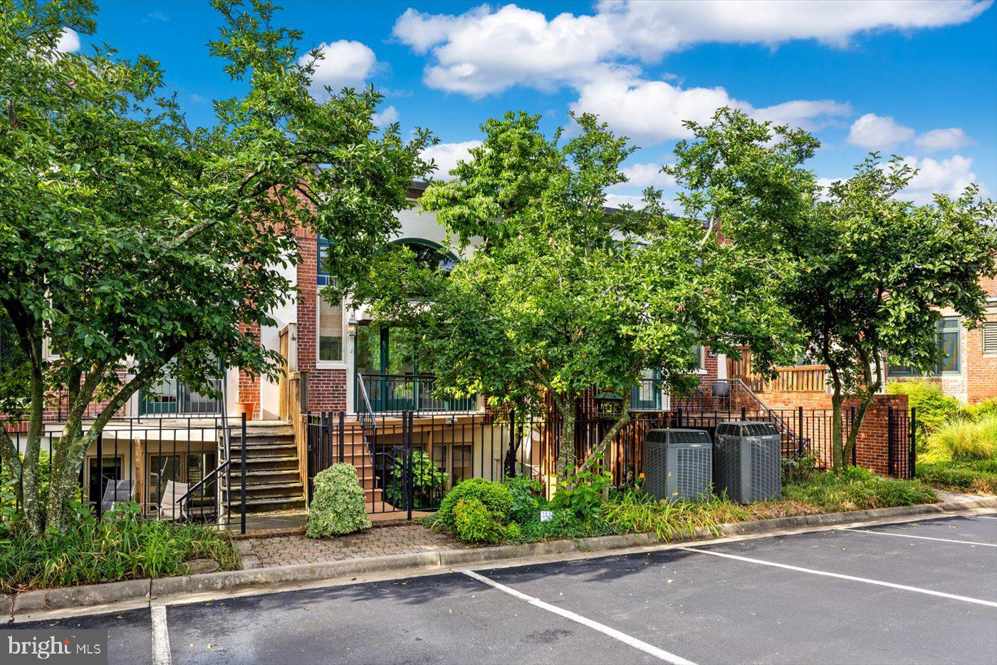 MILL RACE COMMON - Residential