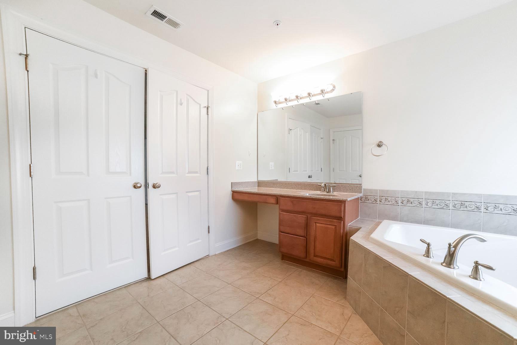 BROAD CREEK - Residential