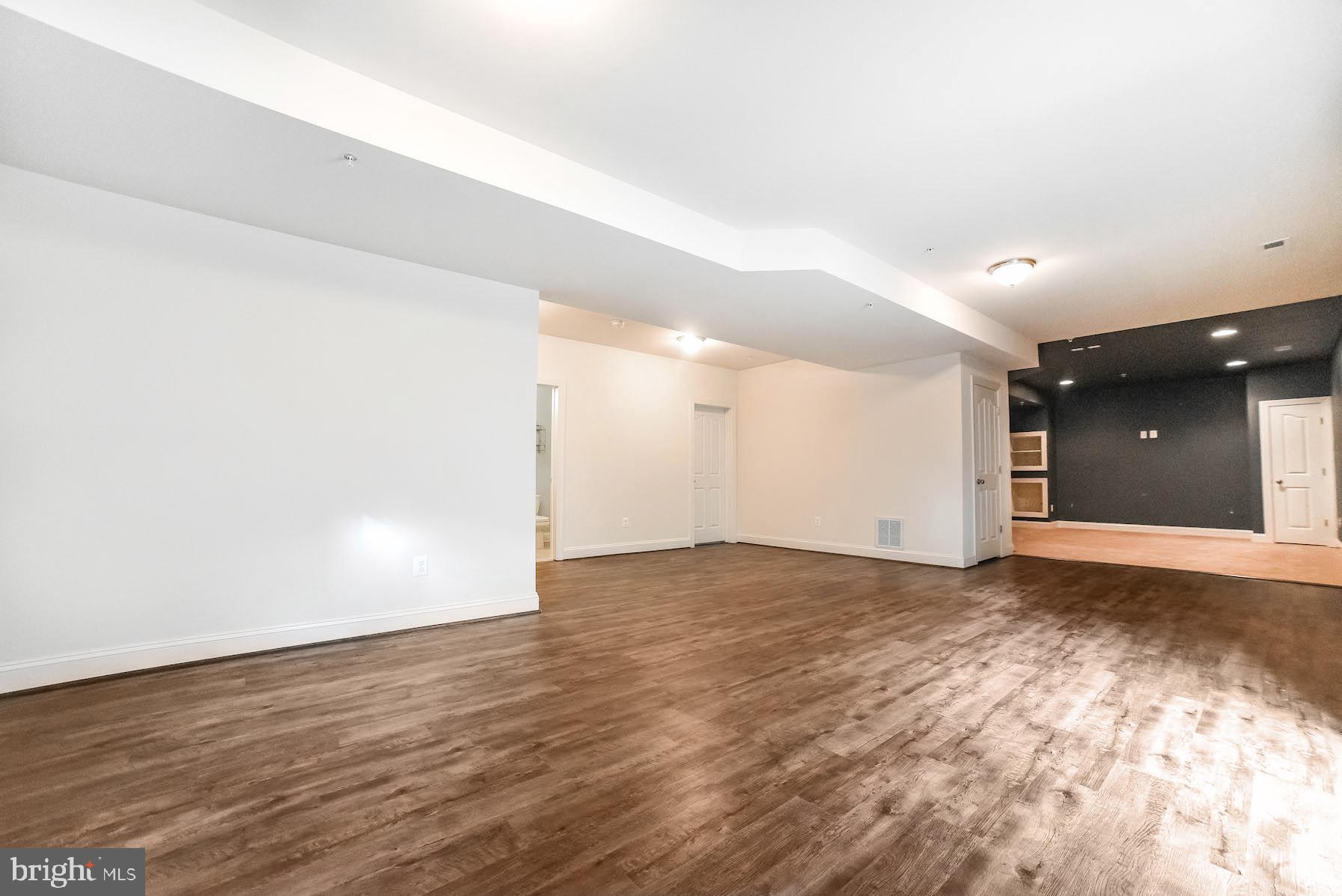 BROAD CREEK - Residential