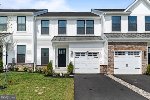 Photo of 18 Rosemary, MOUNT LAUREL, NJ 08054 (MLS # NJBL2097504)