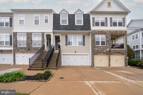 Townhouse For Rent - 42988 Mill Race Terrace<br/> Loudoun County, LEESBURG, VA 20176