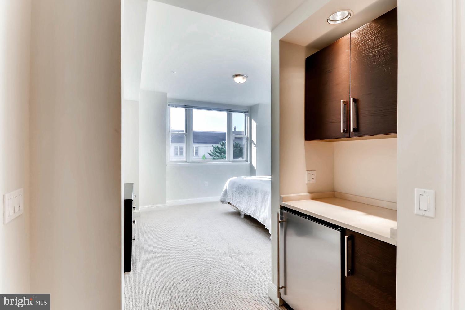 THE RITZ-CARLTON RESIDENCES - Residential Lease