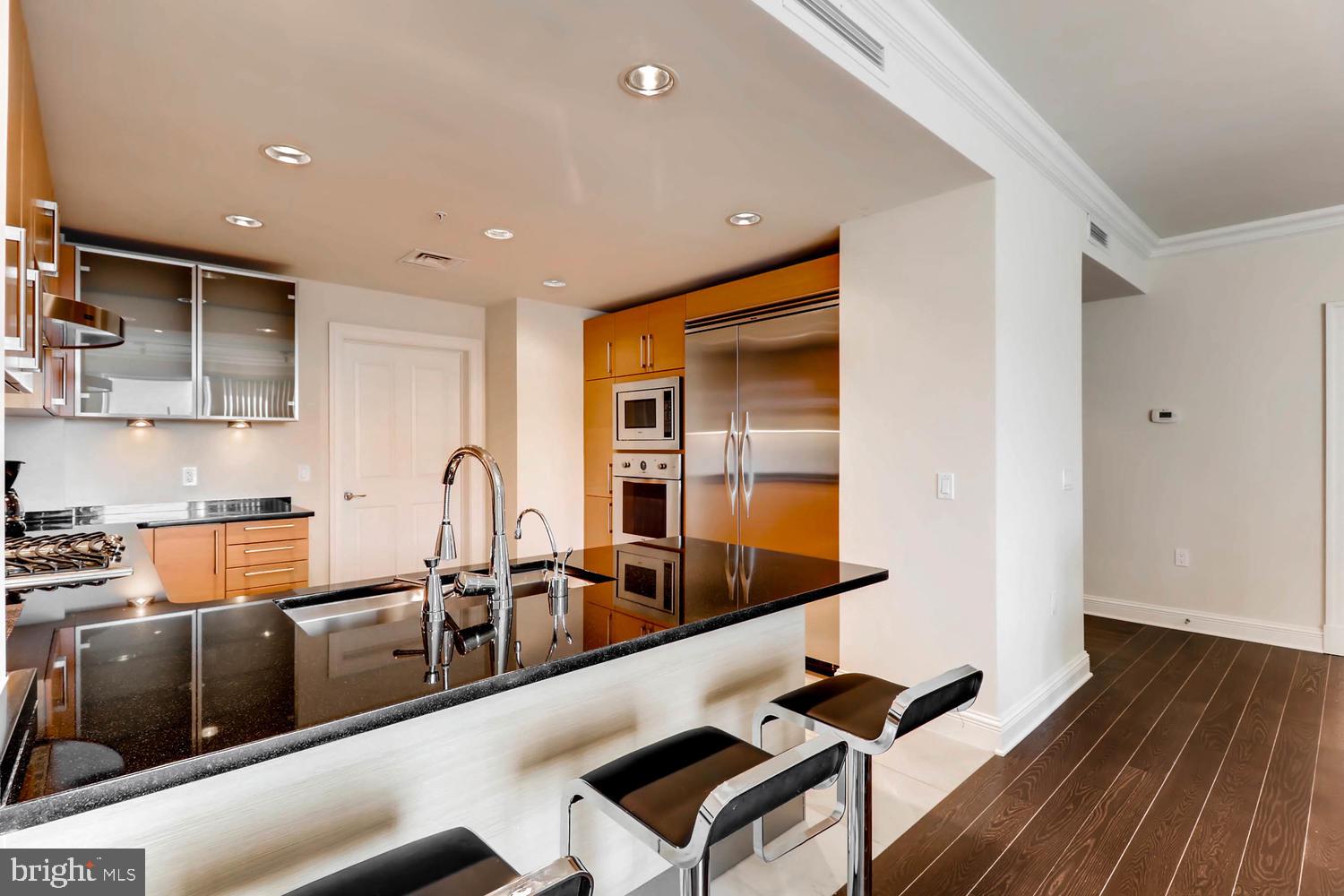 THE RITZ-CARLTON RESIDENCES - Residential Lease