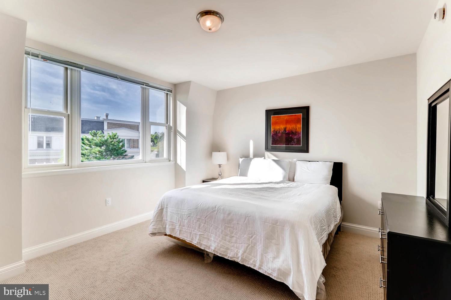 THE RITZ-CARLTON RESIDENCES - Residential Lease