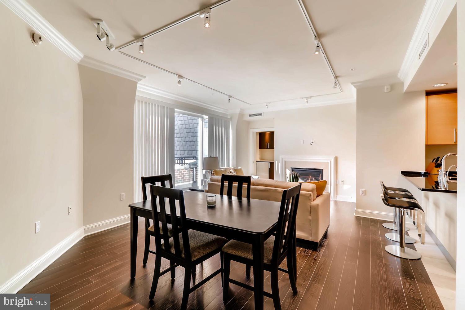 THE RITZ-CARLTON RESIDENCES - Residential Lease