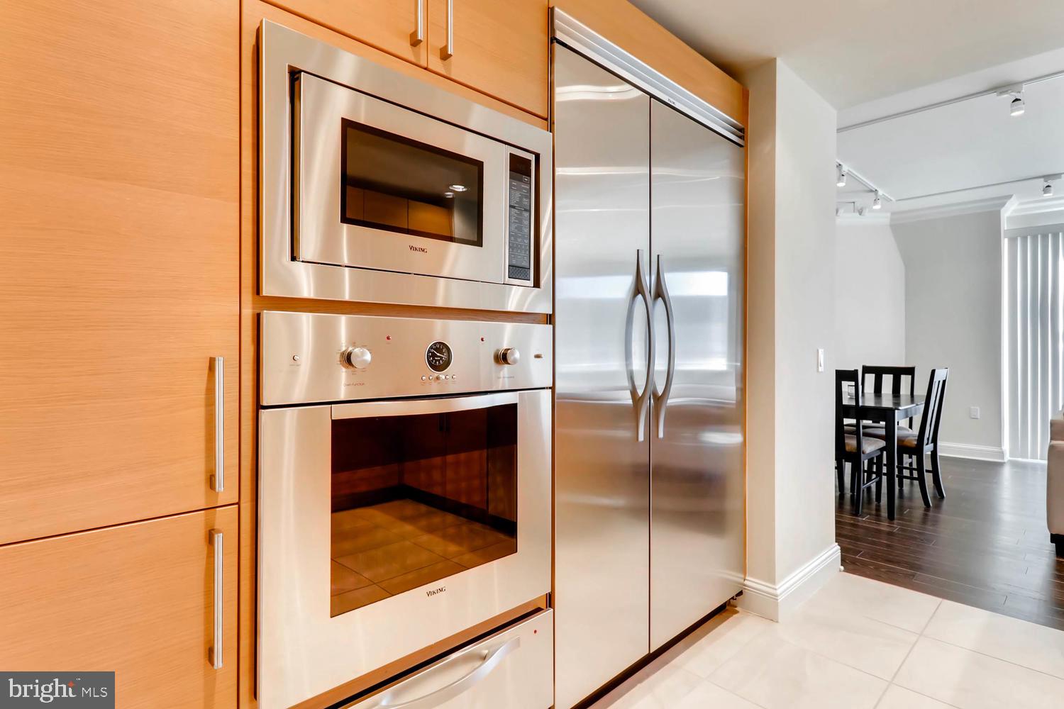 THE RITZ-CARLTON RESIDENCES - Residential Lease