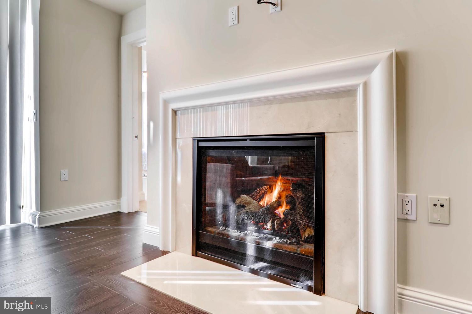 THE RITZ-CARLTON RESIDENCES - Residential Lease