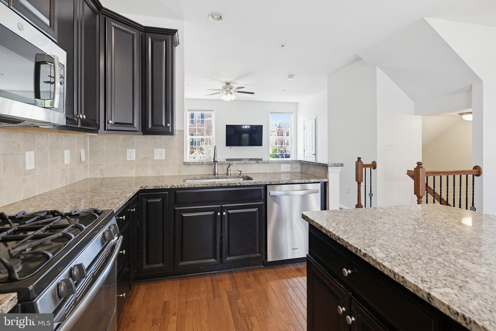 HOWARD SQUARE - Residential