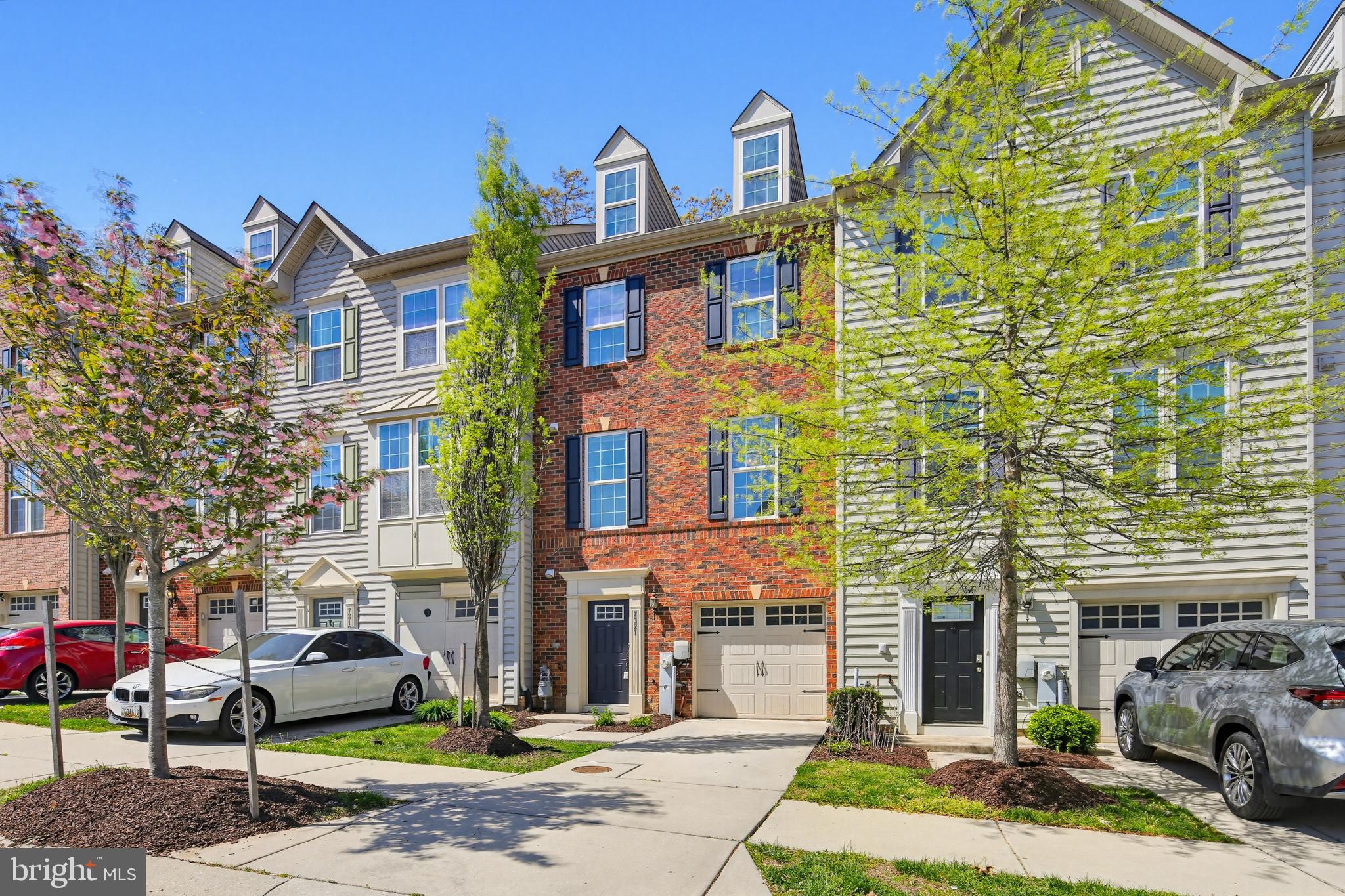 HOWARD SQUARE - Residential