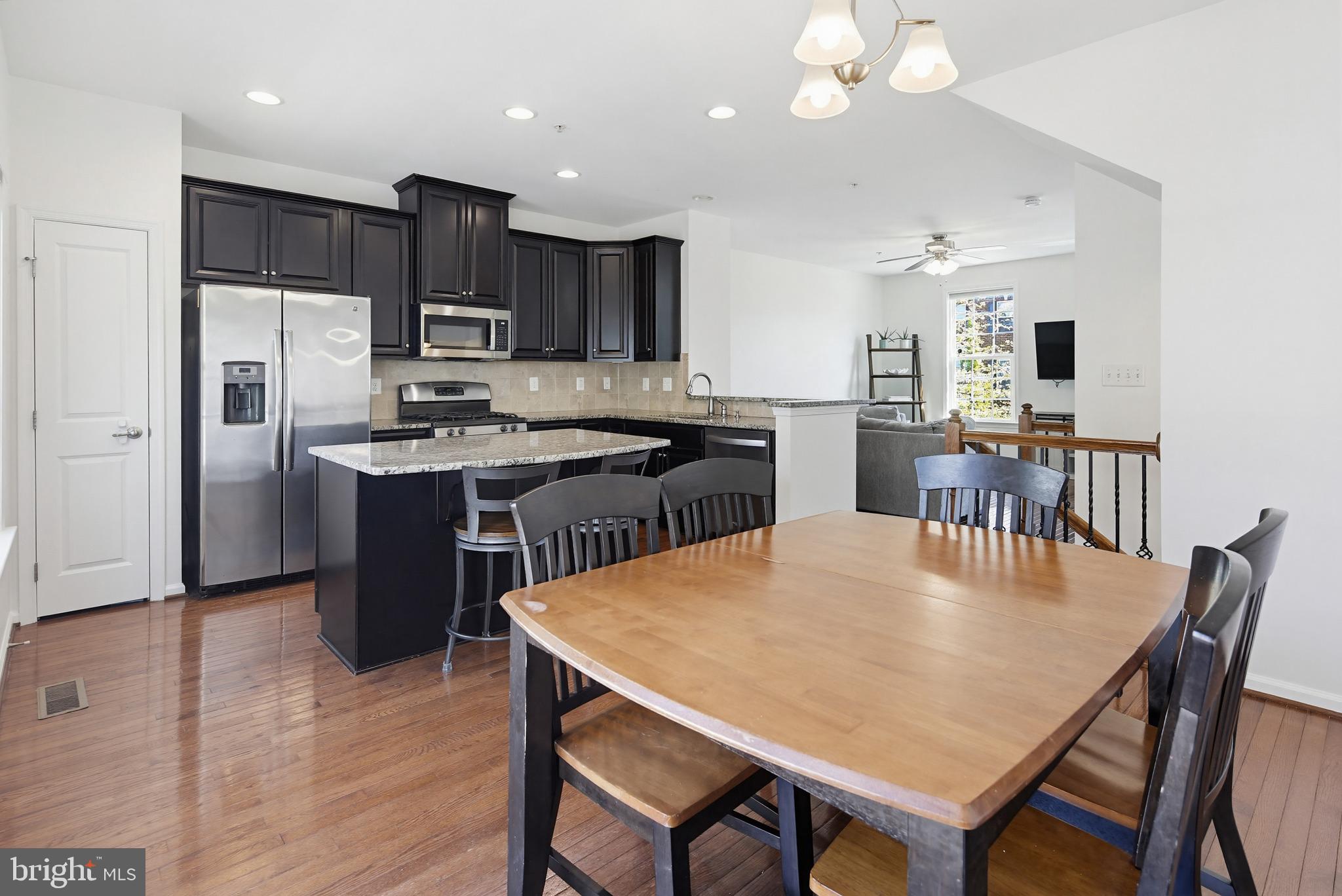 HOWARD SQUARE - Residential