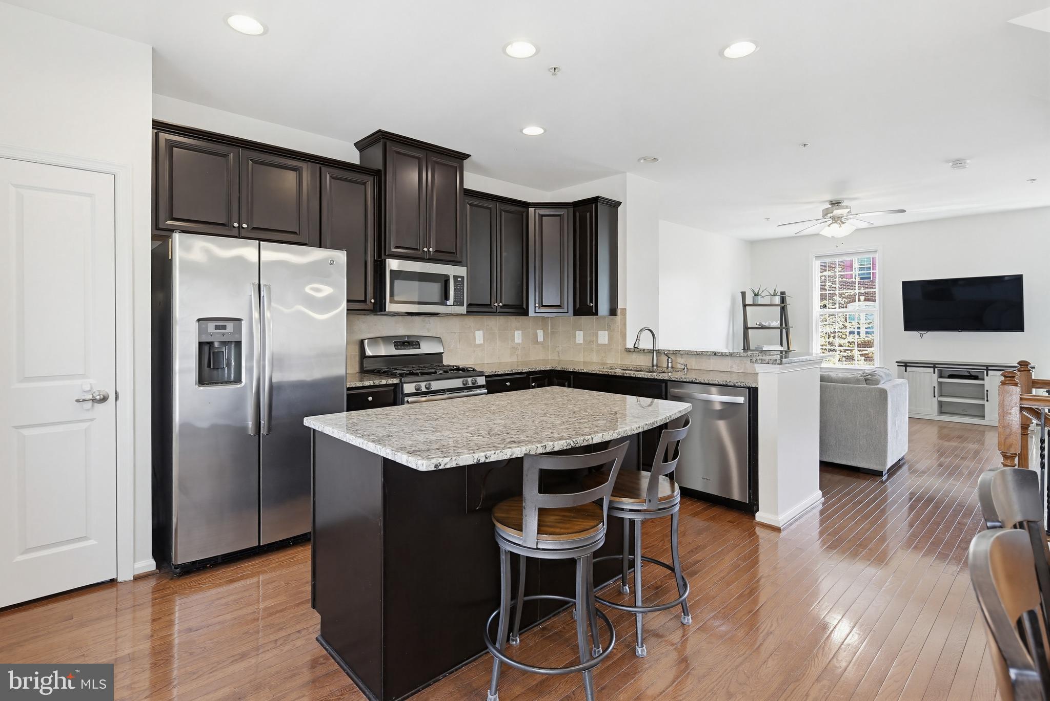 HOWARD SQUARE - Residential