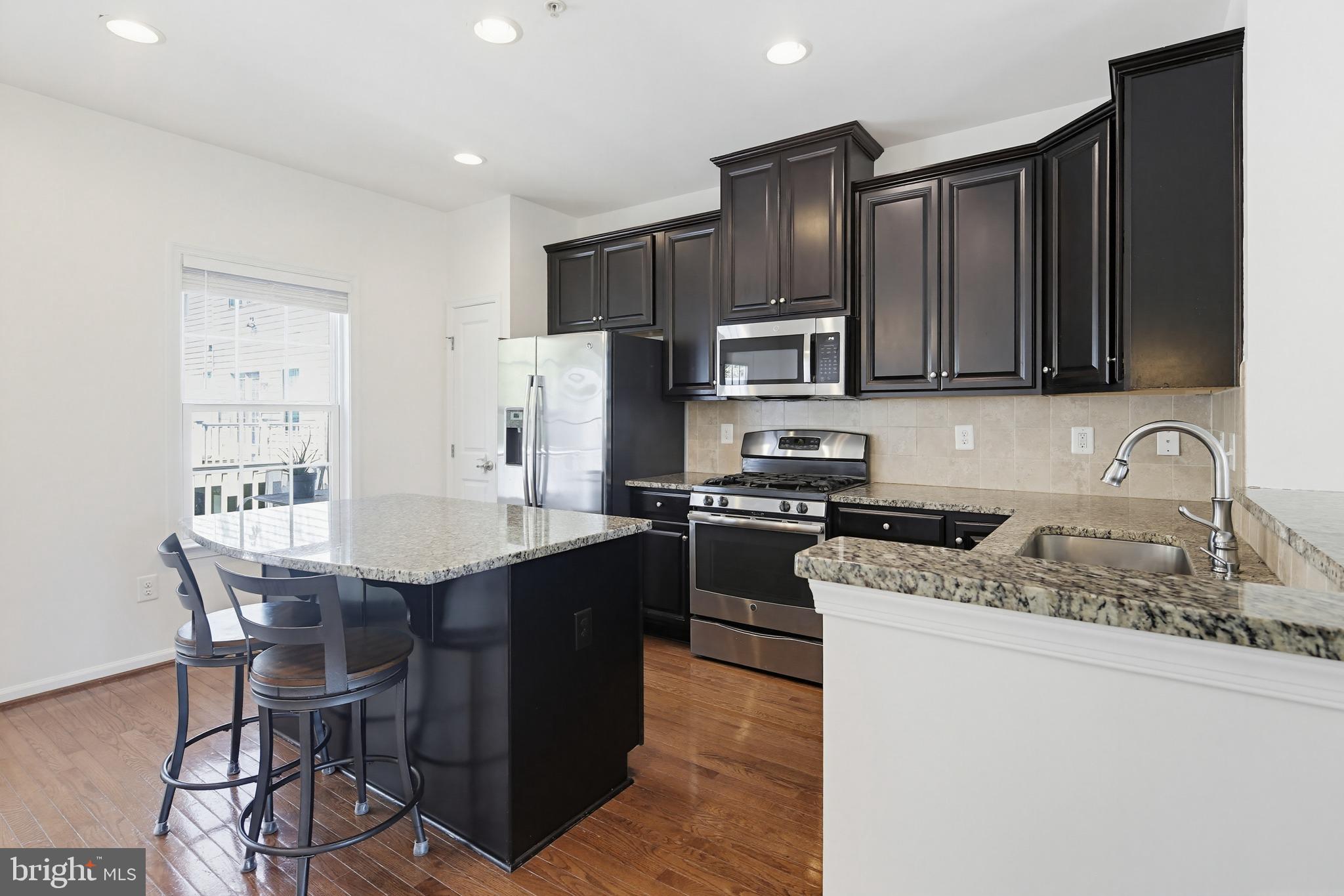 HOWARD SQUARE - Residential