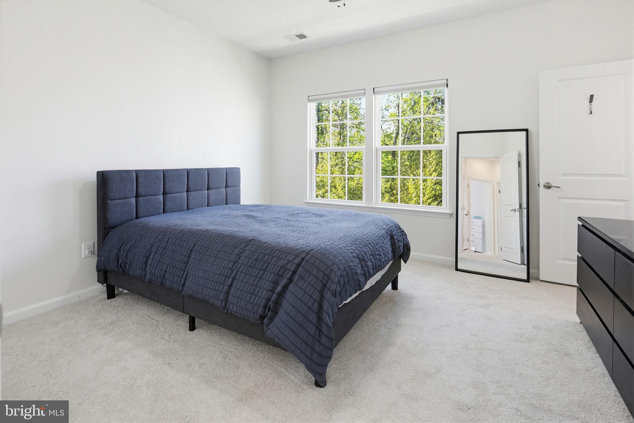 HOWARD SQUARE - Residential