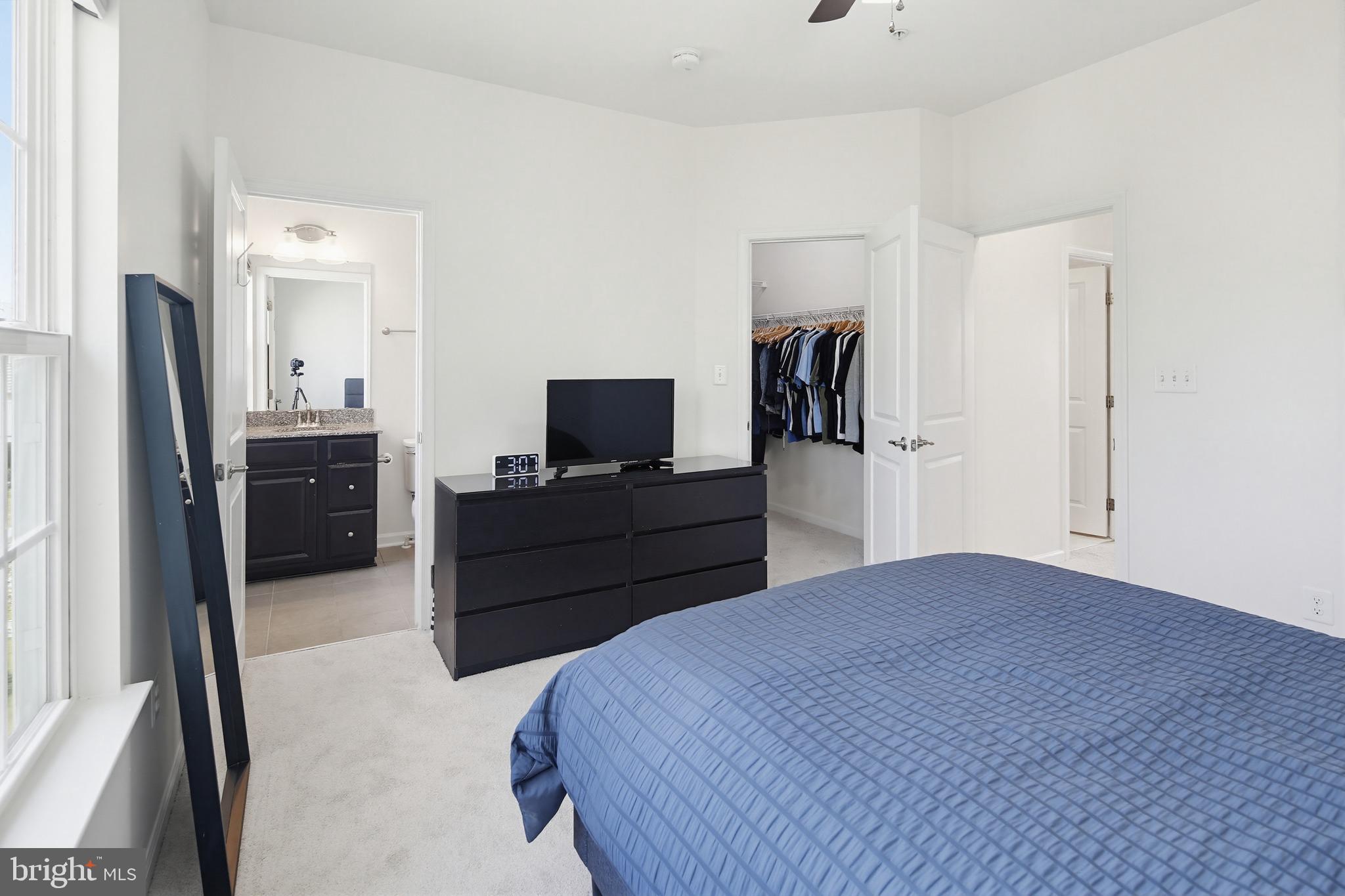 HOWARD SQUARE - Residential