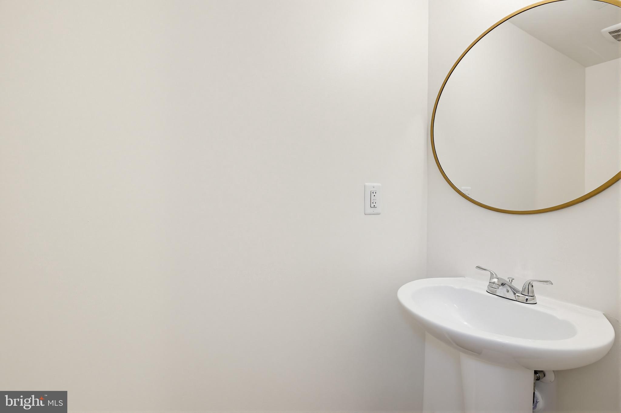 HOWARD SQUARE - Residential