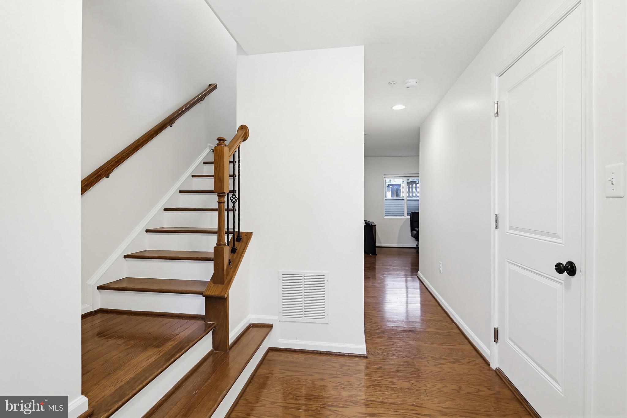 HOWARD SQUARE - Residential