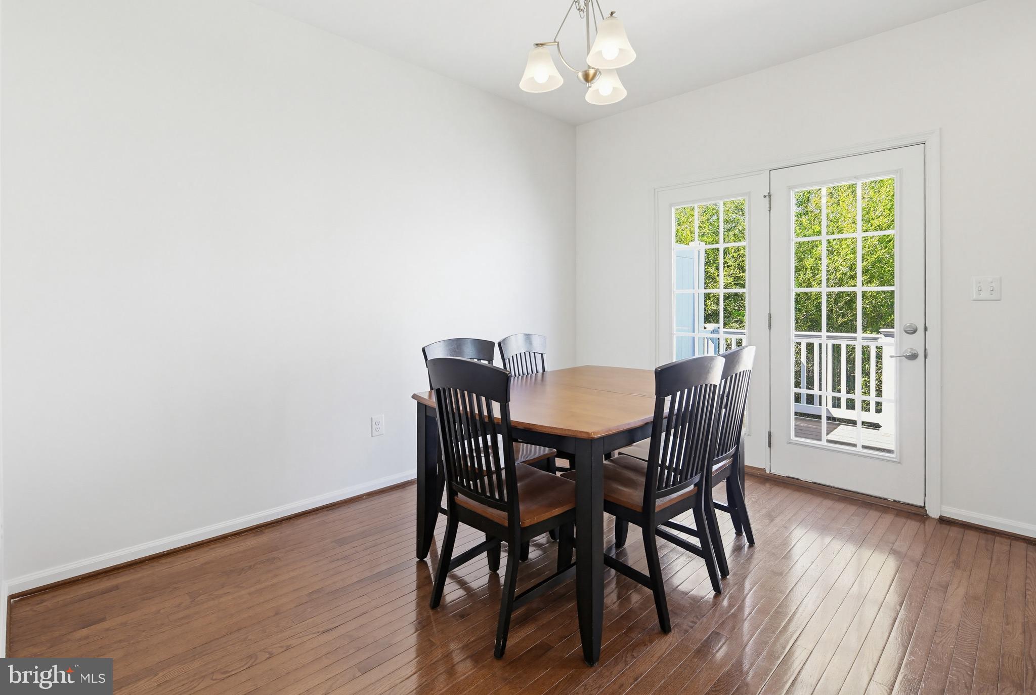 HOWARD SQUARE - Residential