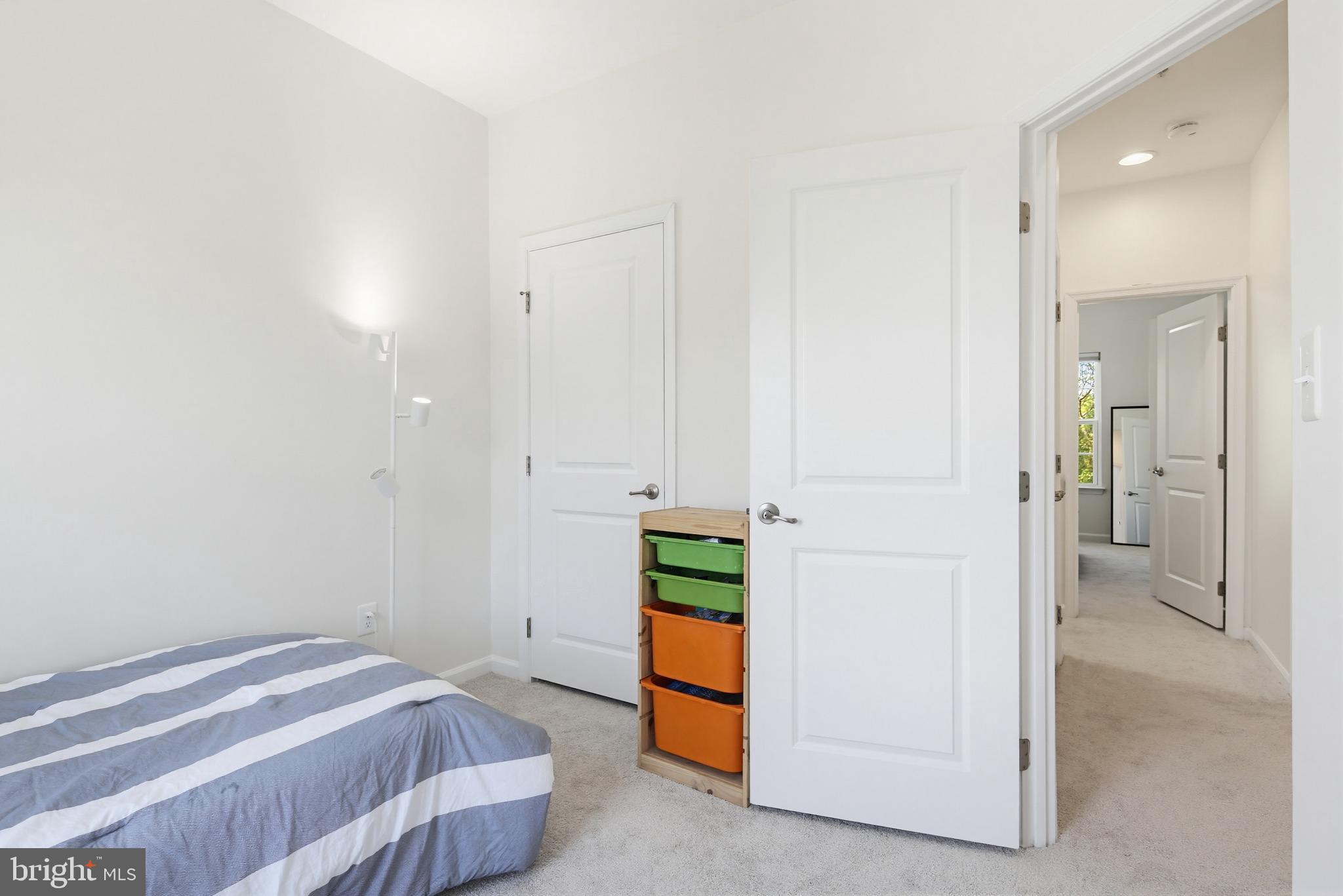 HOWARD SQUARE - Residential