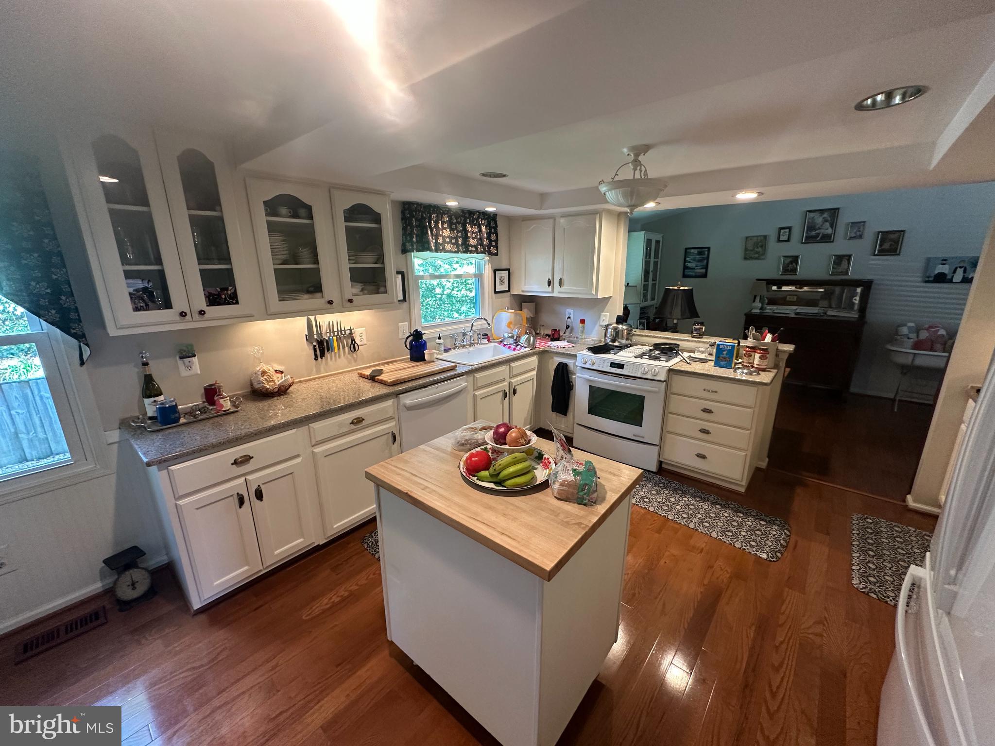 NEWINGTON WOODS - Residential