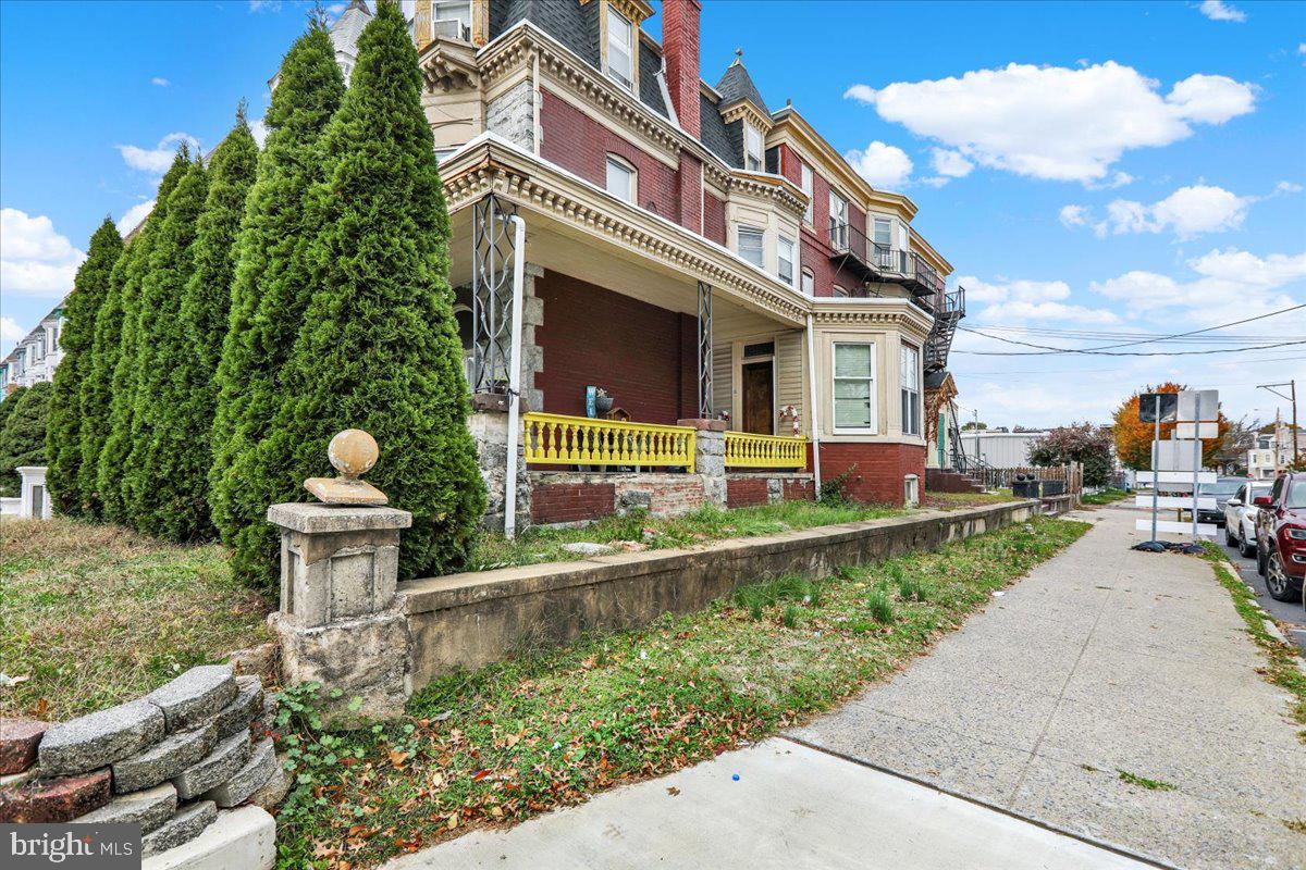 139 W GREENWICH STREET