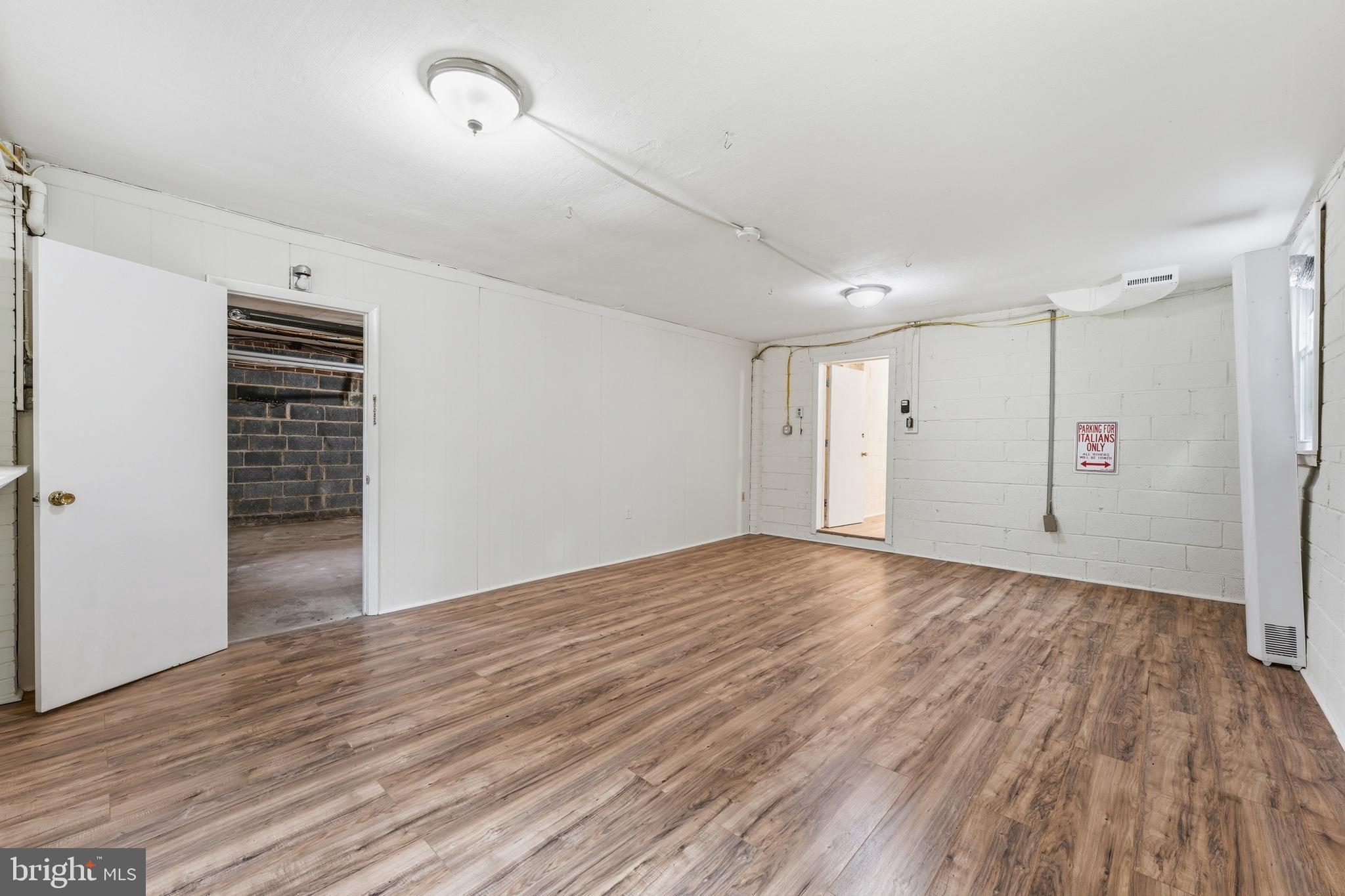 BURNT MILLS GAR-VILL - Residential