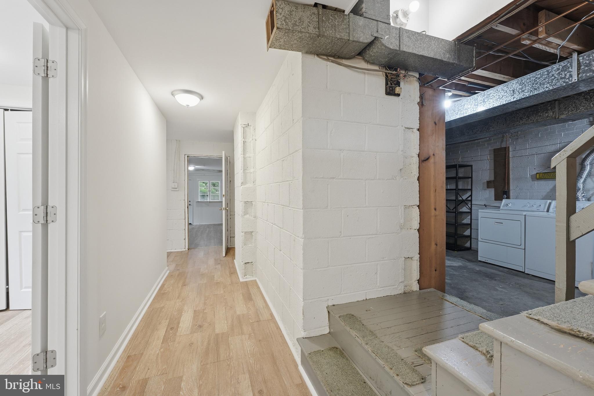 BURNT MILLS GAR-VILL - Residential