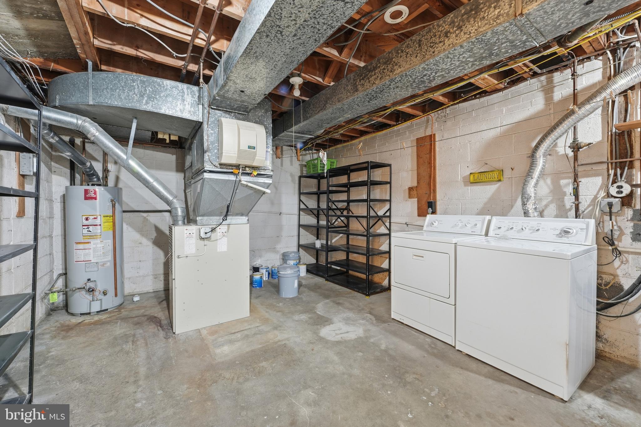BURNT MILLS GAR-VILL - Residential