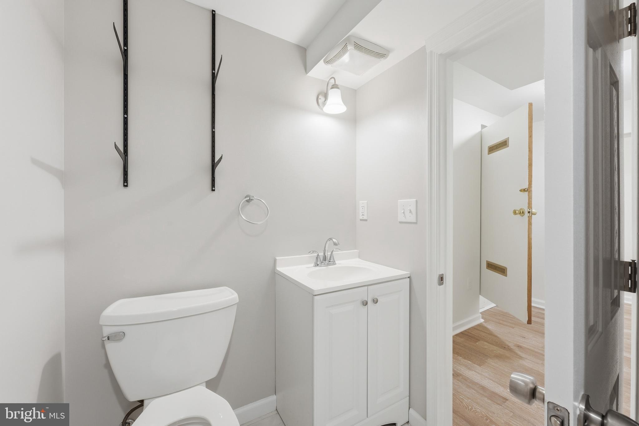 BURNT MILLS GAR-VILL - Residential