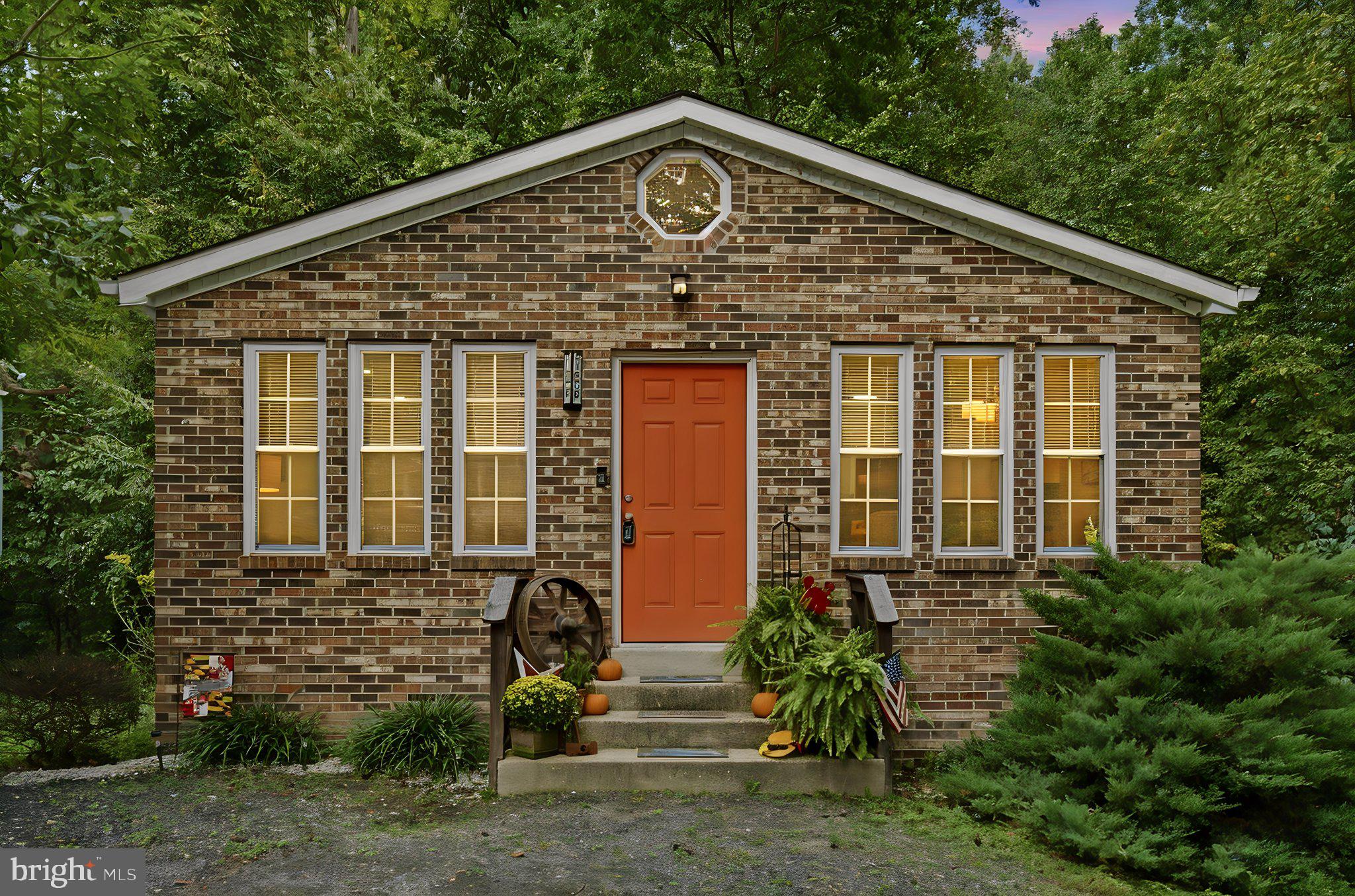 729 SPRUCE DRIVE