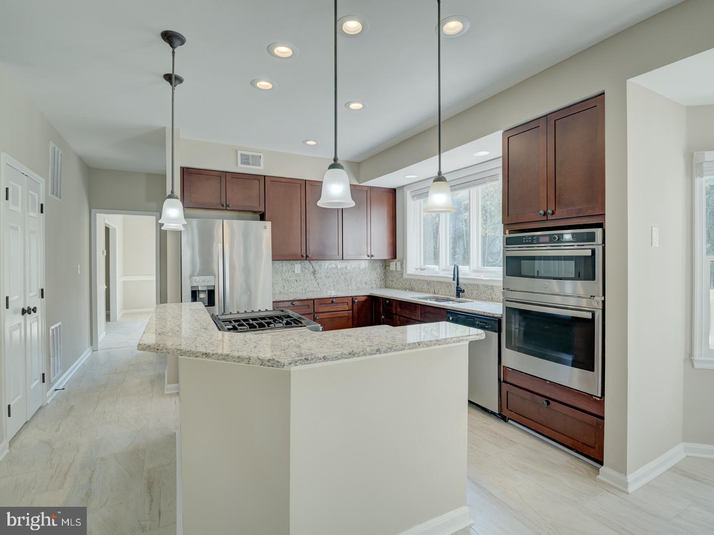 SILVERBROOK - Residential