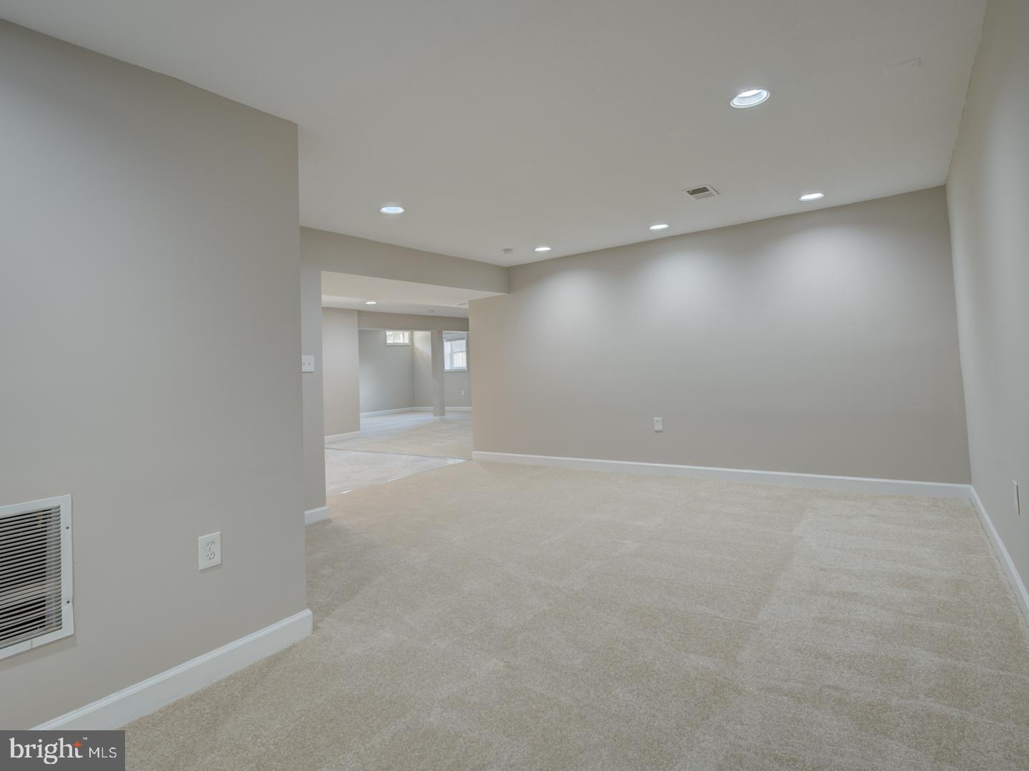 SILVERBROOK - Residential