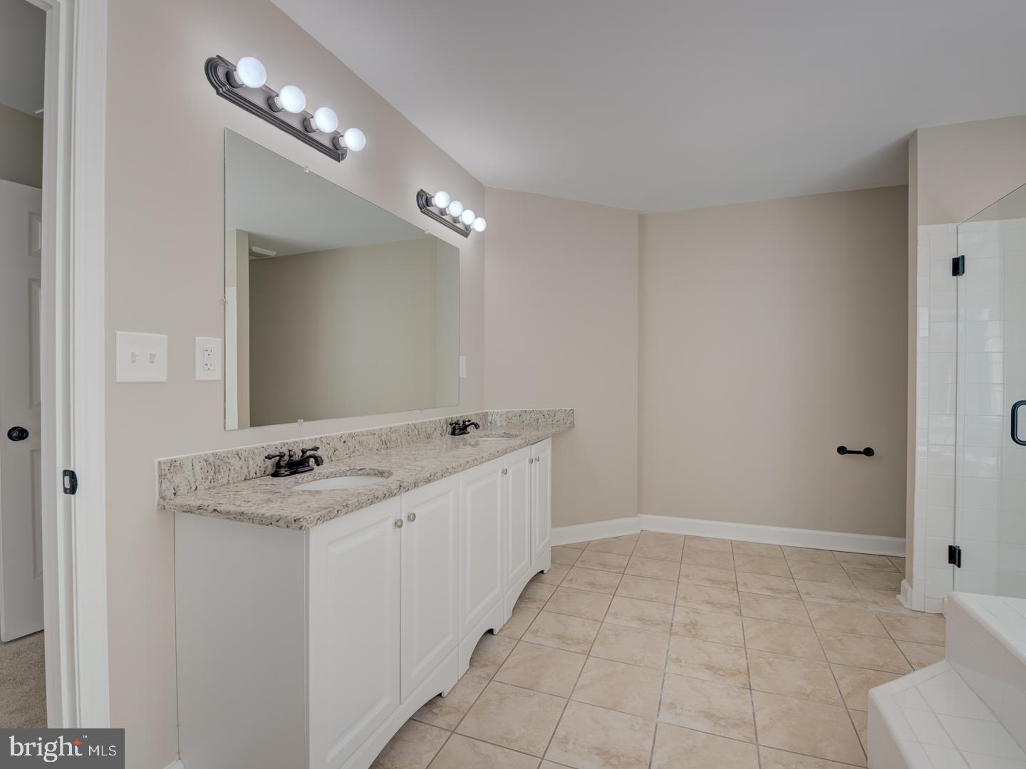 SILVERBROOK - Residential