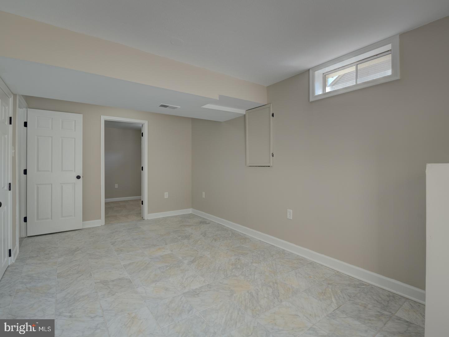 SILVERBROOK - Residential