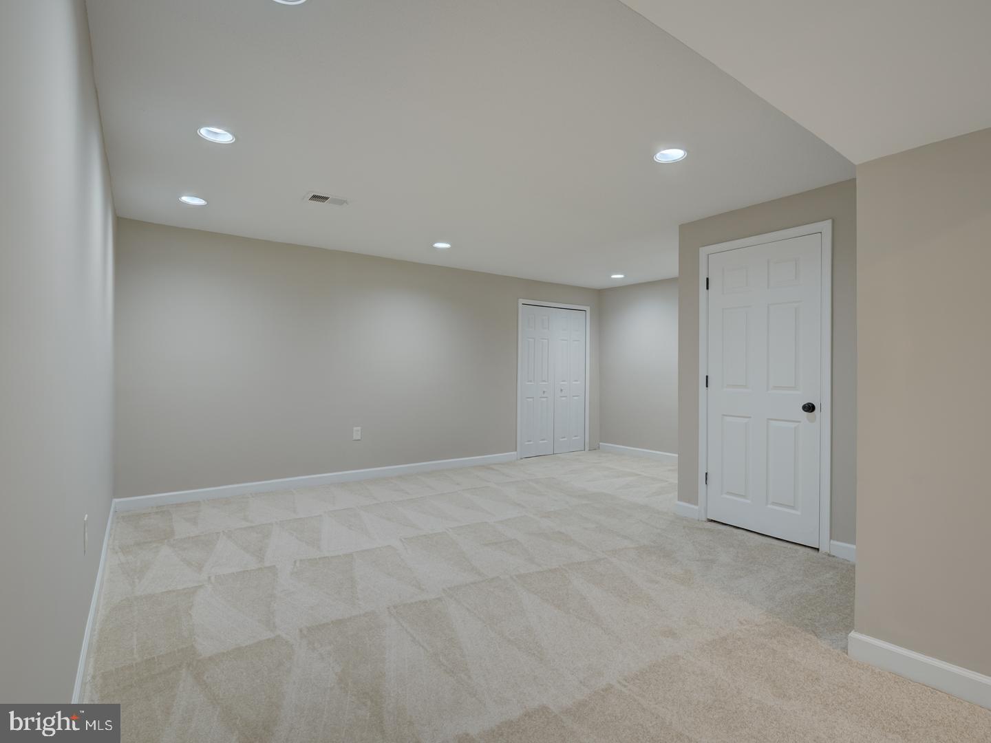 SILVERBROOK - Residential