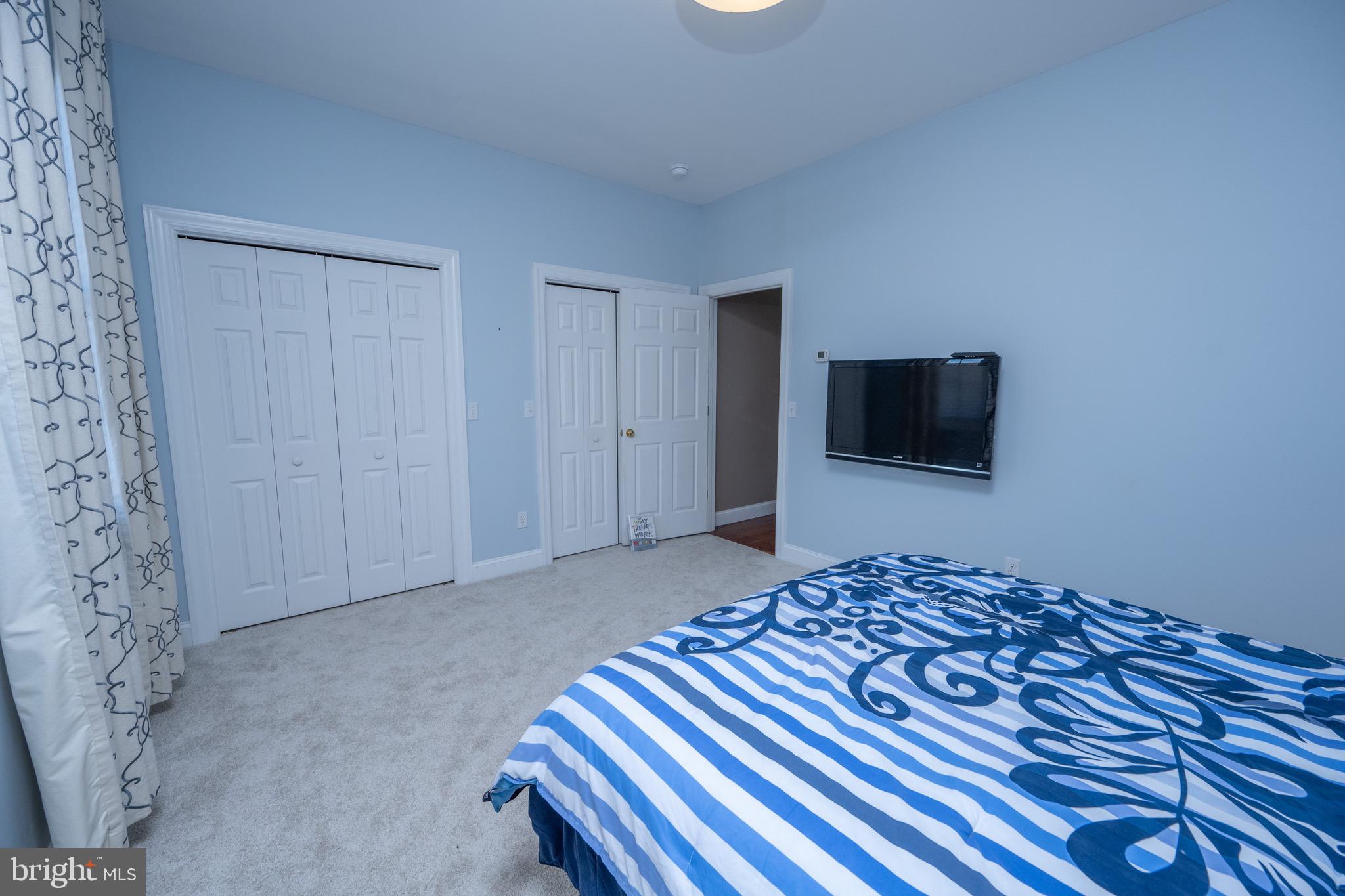 MOUNTAIN LAKE PARK - Residential