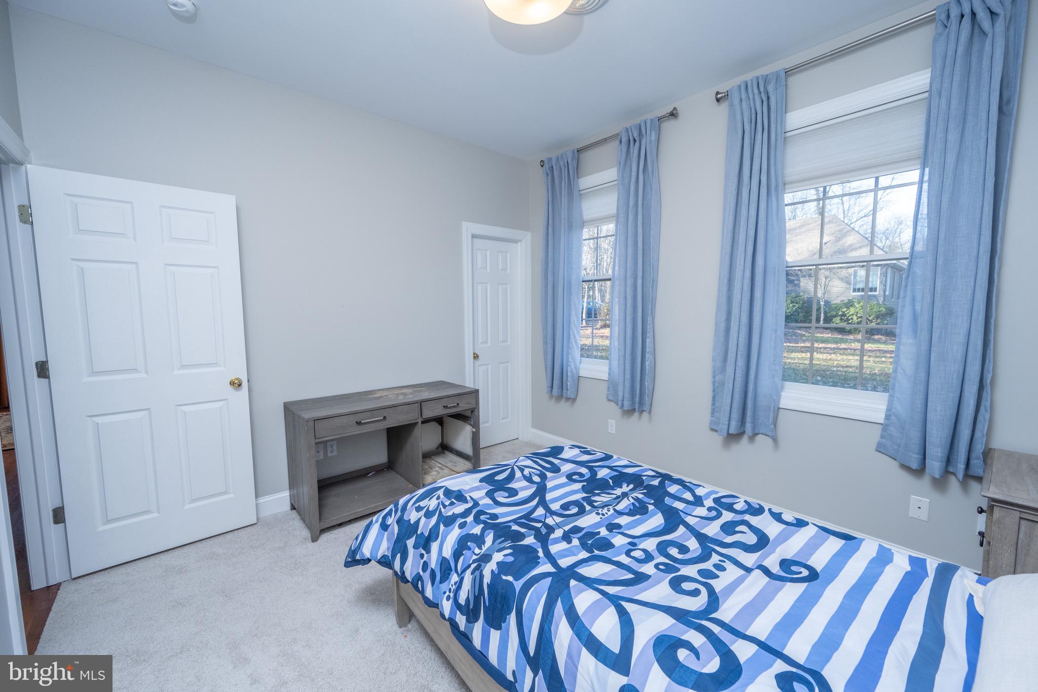 MOUNTAIN LAKE PARK - Residential