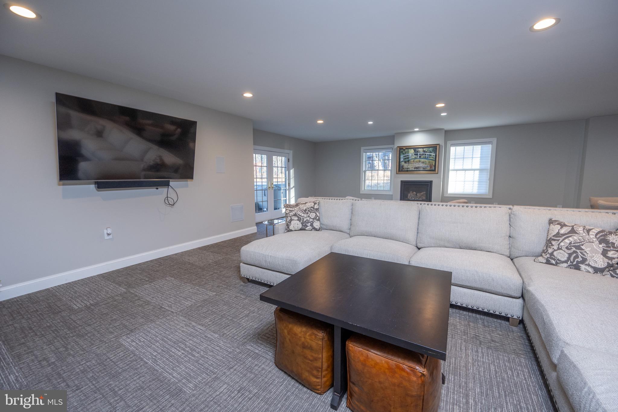 MOUNTAIN LAKE PARK - Residential