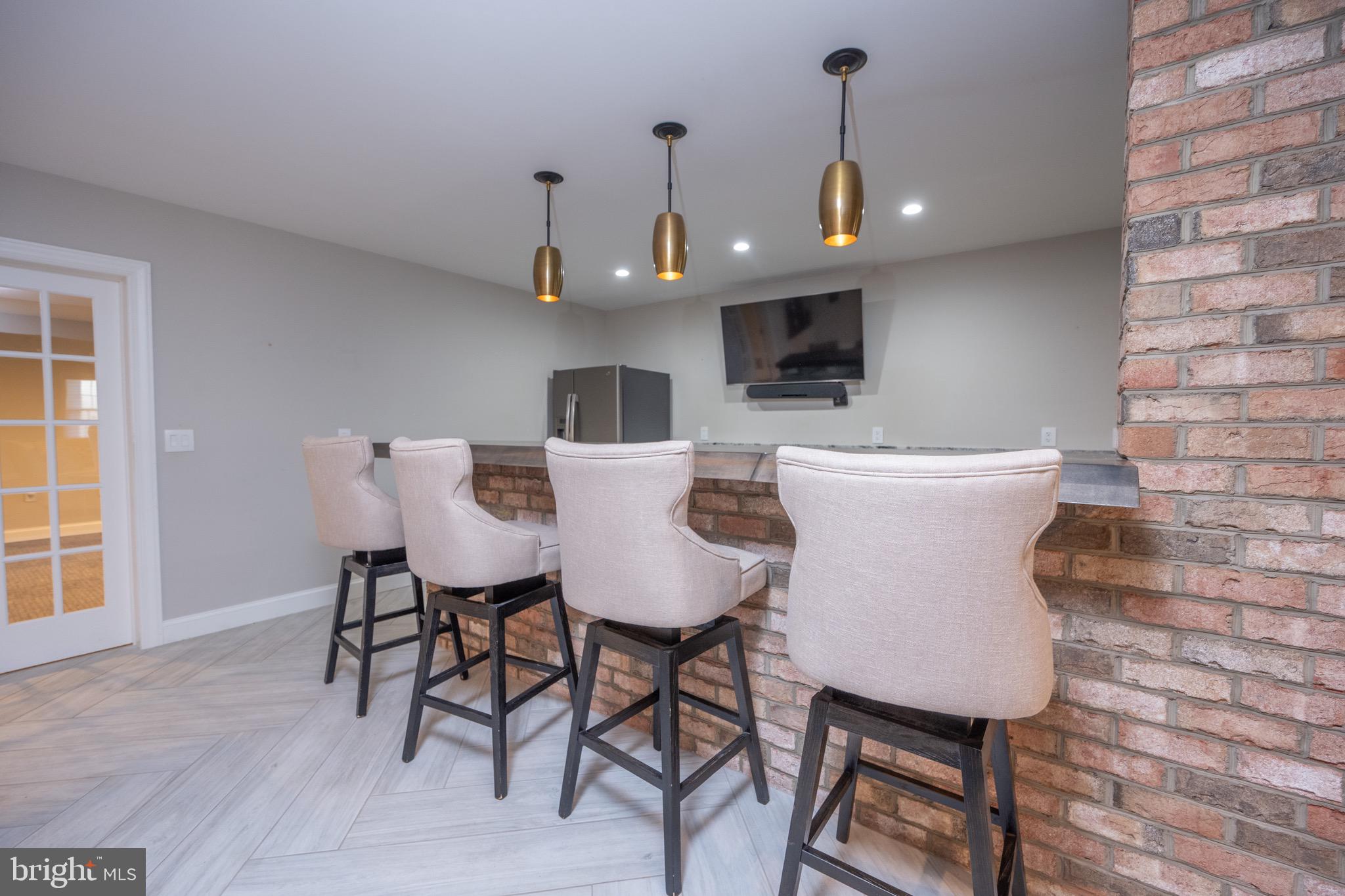 MOUNTAIN LAKE PARK - Residential