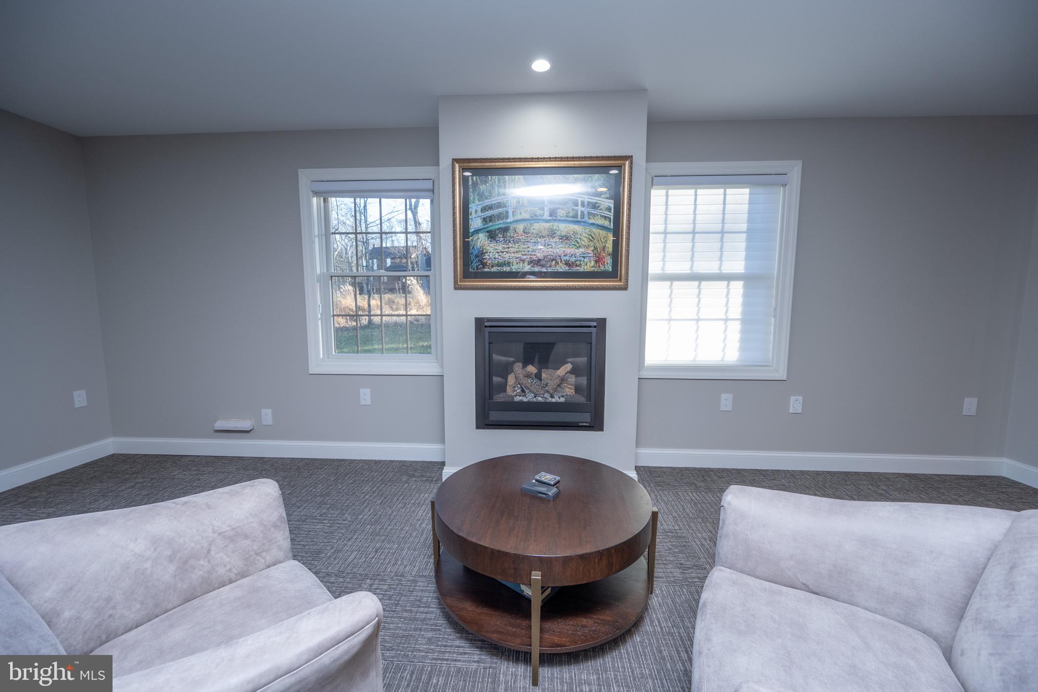 MOUNTAIN LAKE PARK - Residential