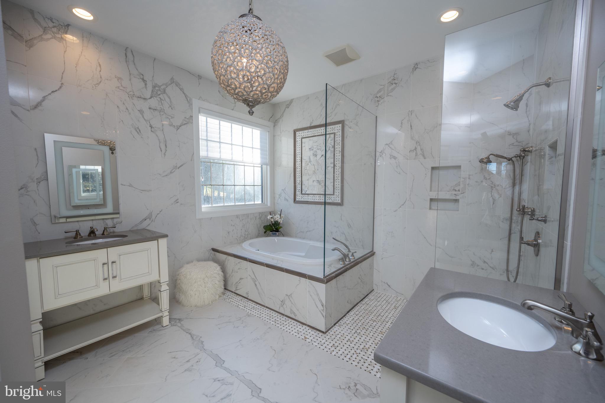 MOUNTAIN LAKE PARK - Residential