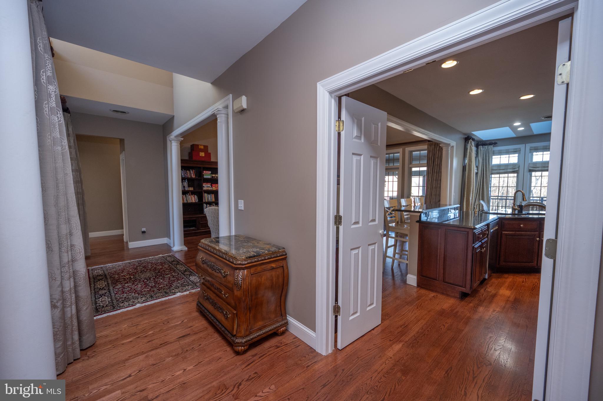 MOUNTAIN LAKE PARK - Residential