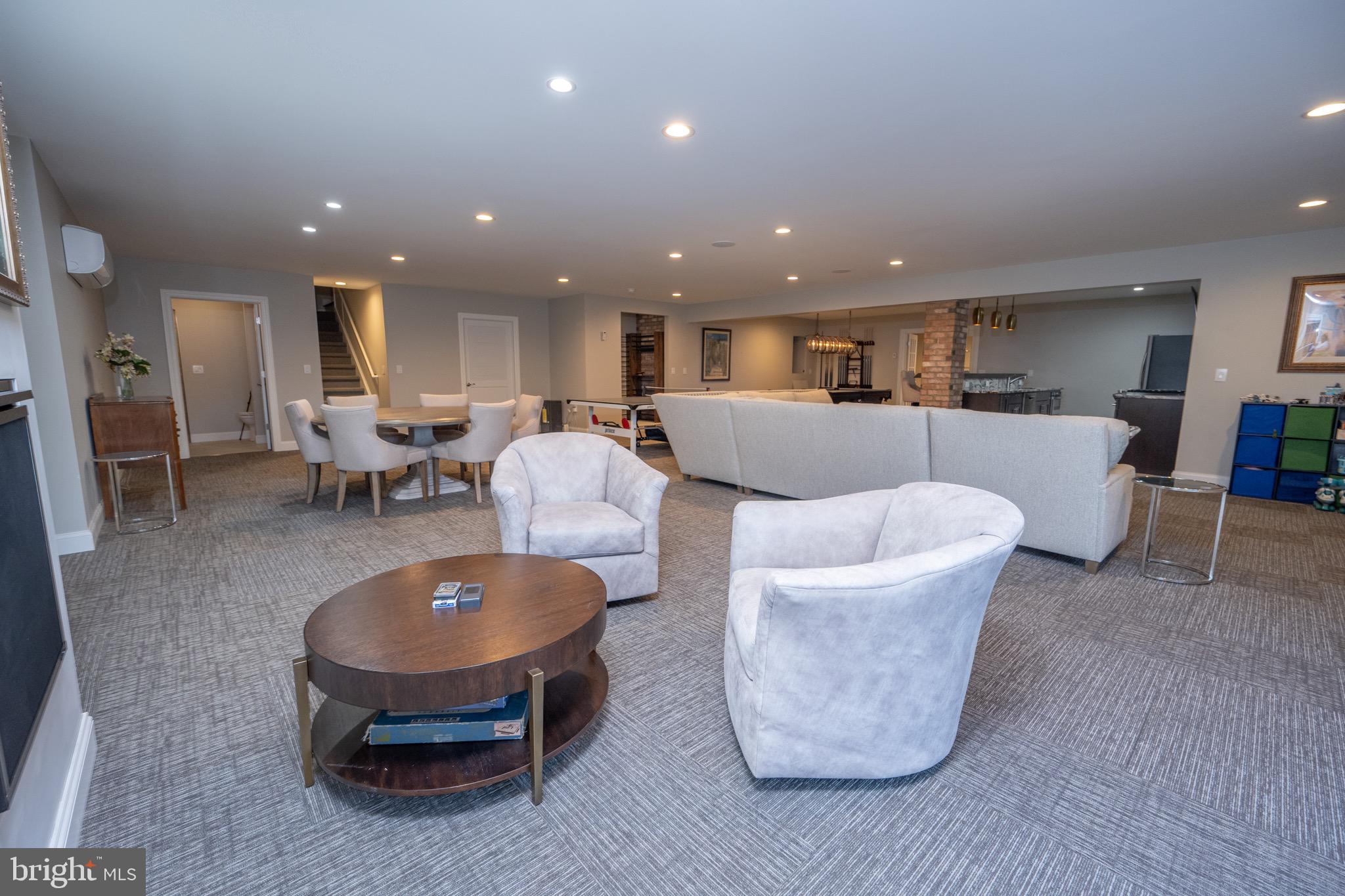 MOUNTAIN LAKE PARK - Residential