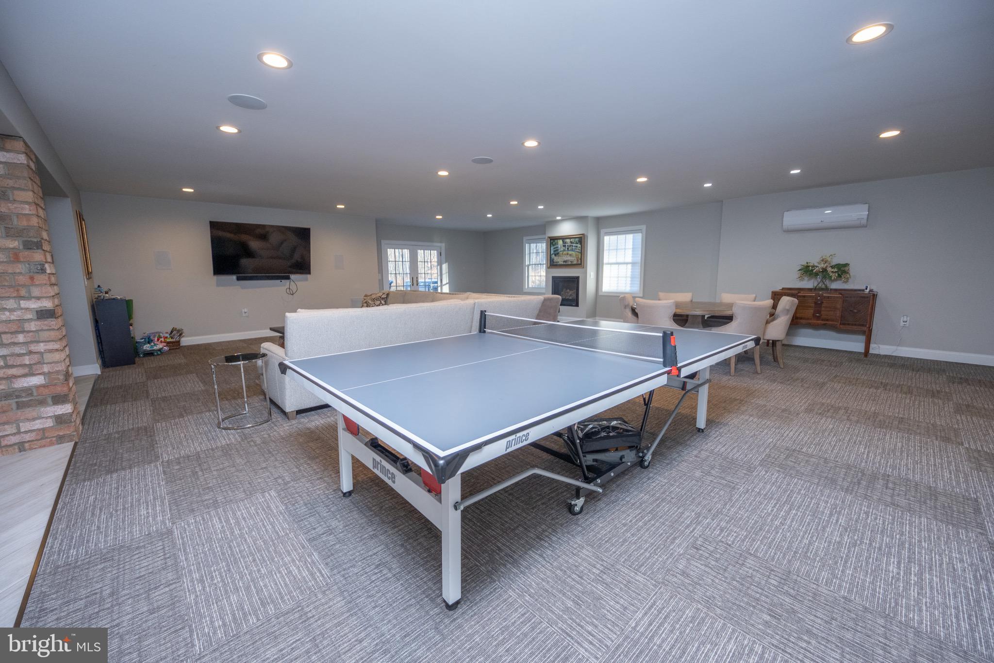 MOUNTAIN LAKE PARK - Residential