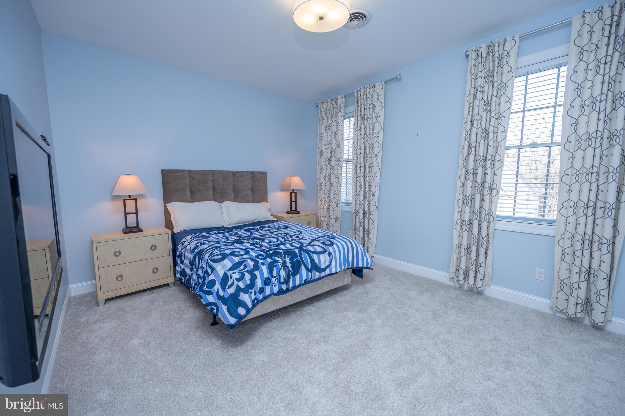 MOUNTAIN LAKE PARK - Residential