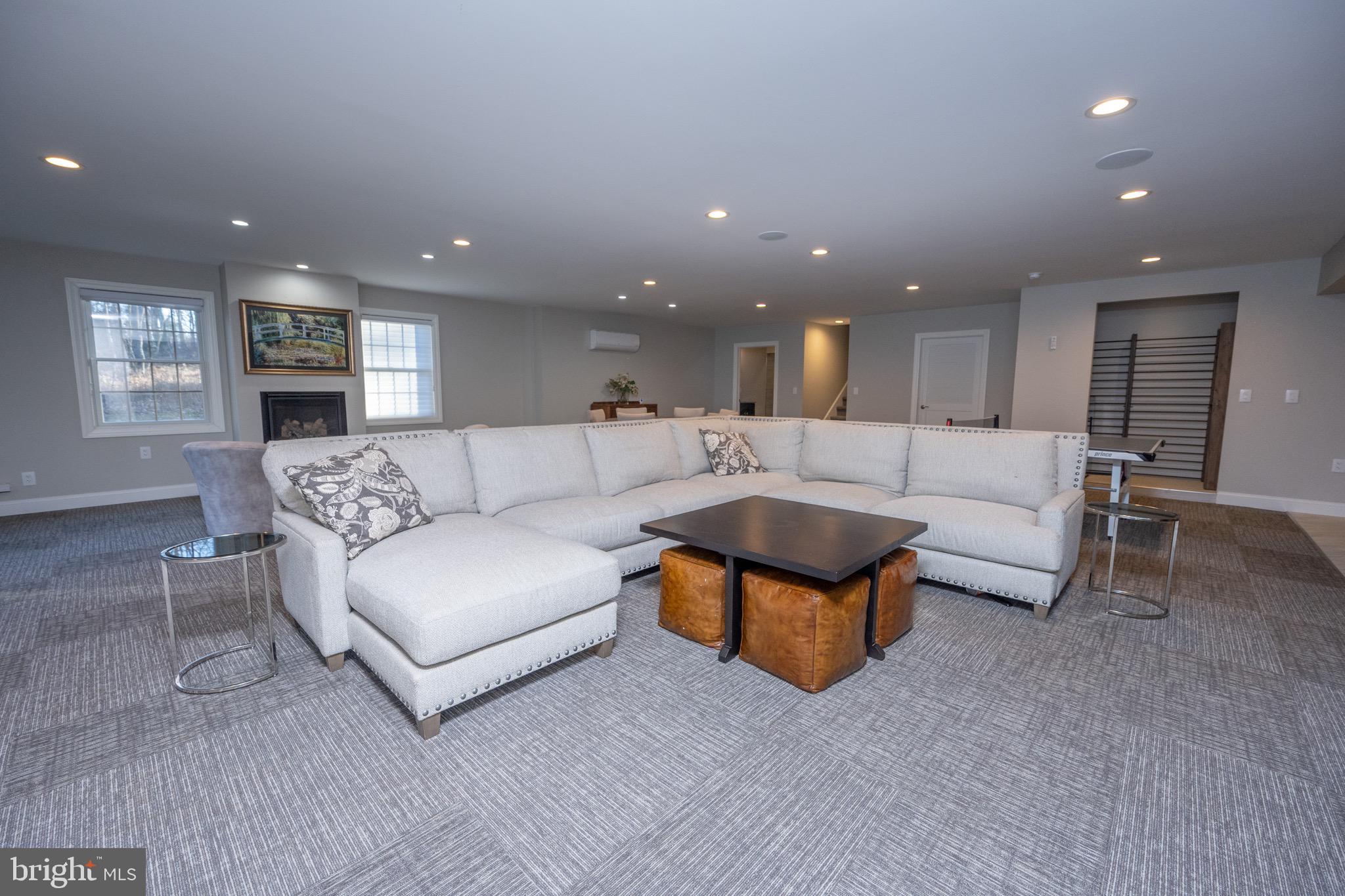 MOUNTAIN LAKE PARK - Residential