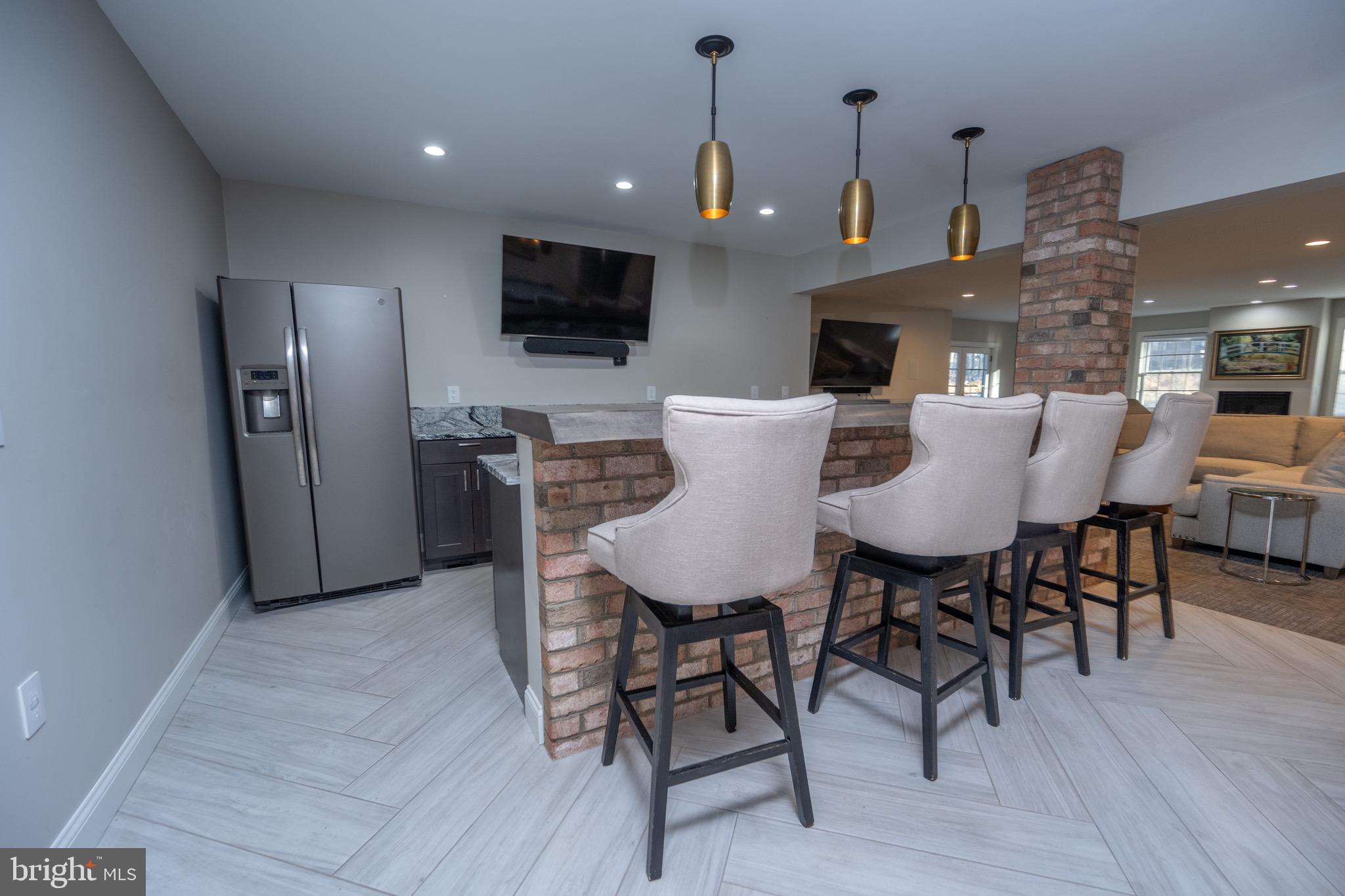 MOUNTAIN LAKE PARK - Residential