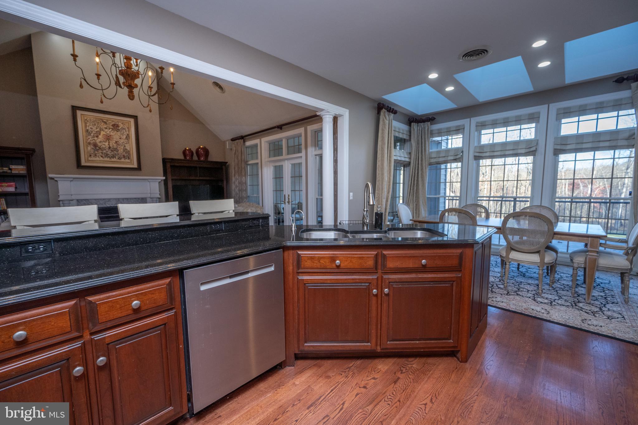 MOUNTAIN LAKE PARK - Residential