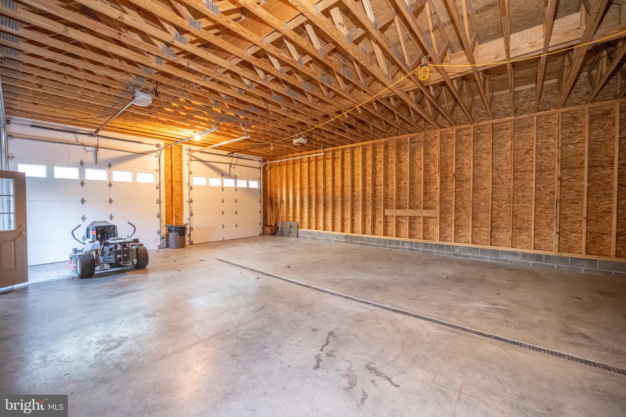 MOUNTAIN LAKE PARK - Residential