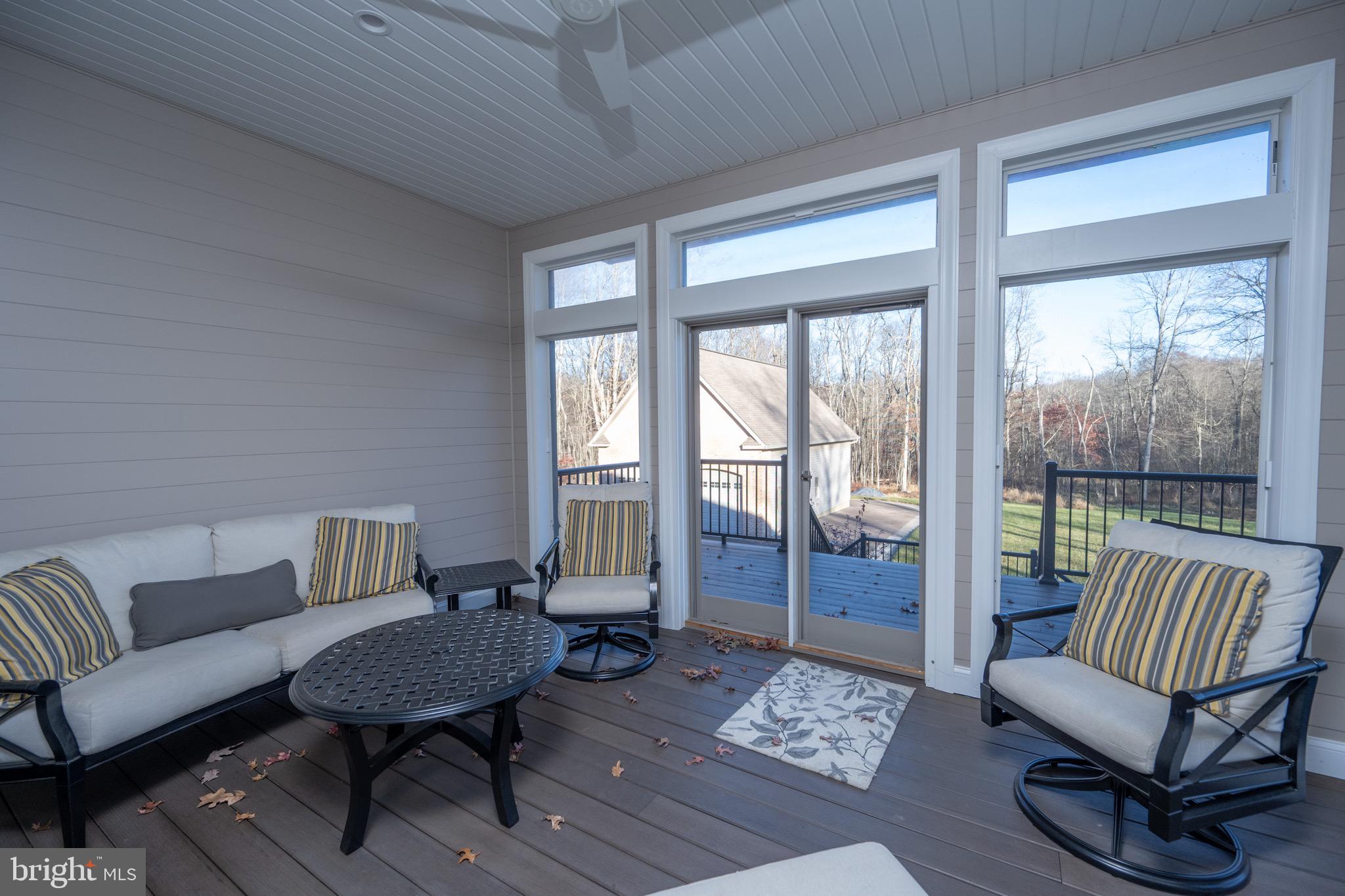 MOUNTAIN LAKE PARK - Residential