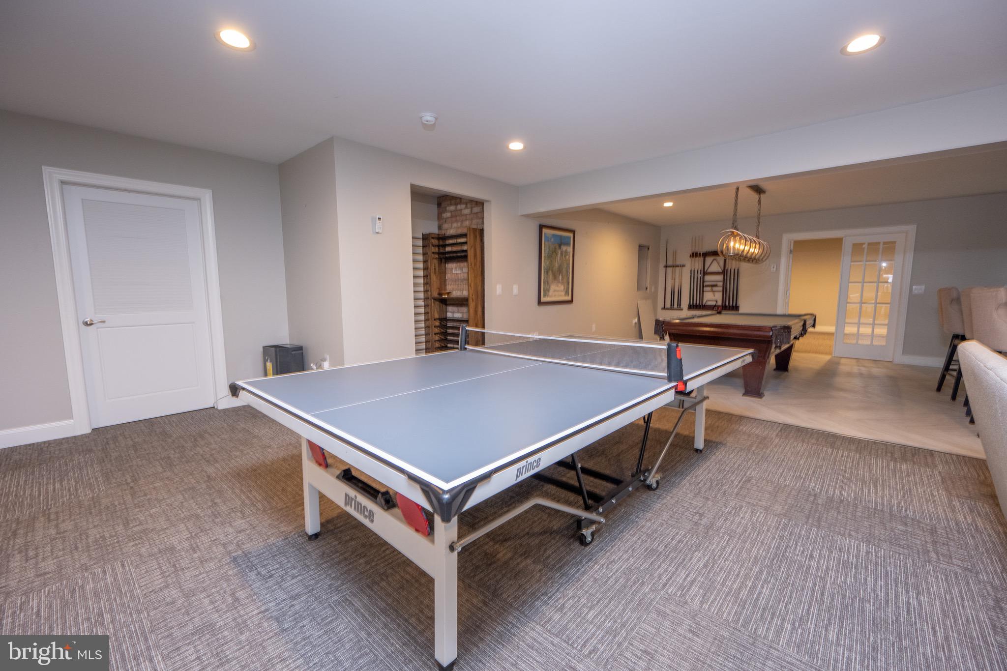 MOUNTAIN LAKE PARK - Residential